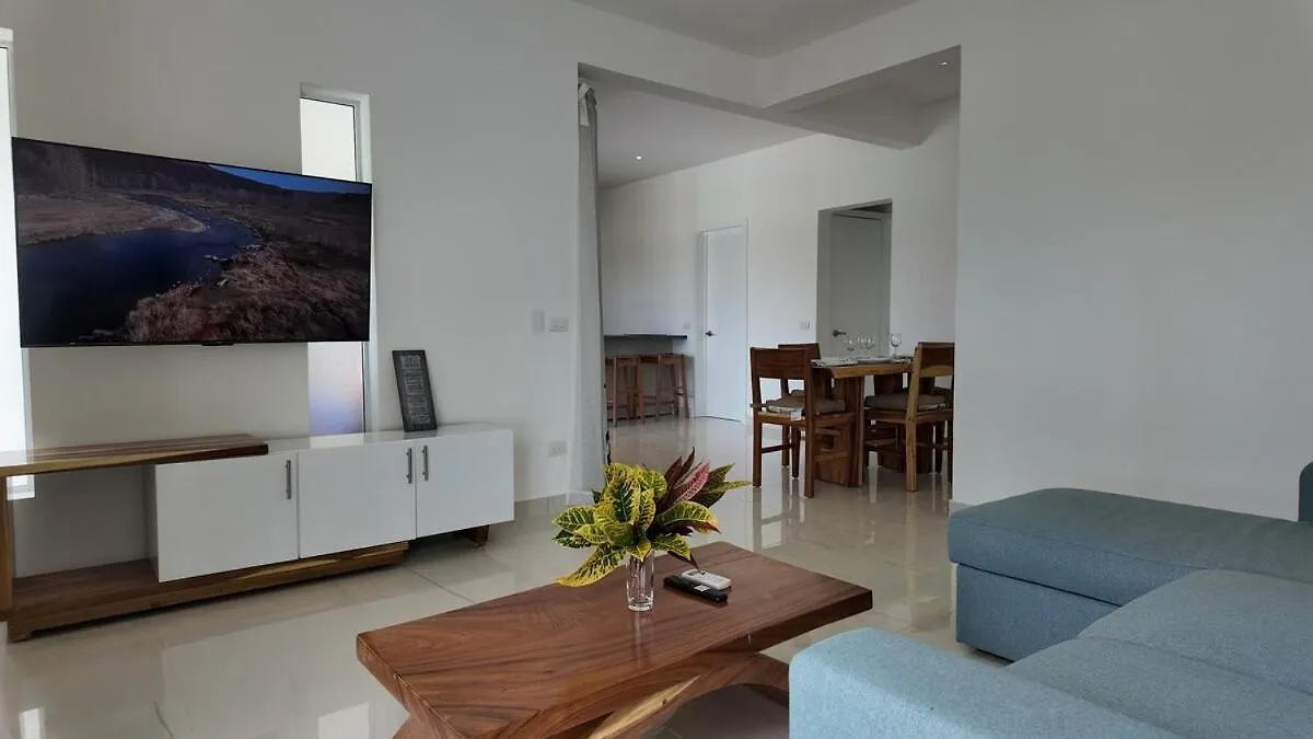 Two Bedroom Beach Apartment لاس تاريناس